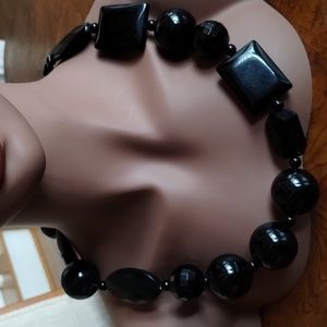**Black Elegance - Chunky Resin-Based Statement Necklace (Preowned) 🖤📿**
